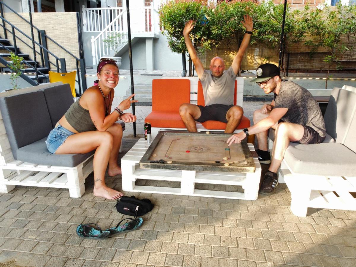 Hangover Hostels Mirissa Exterior photo