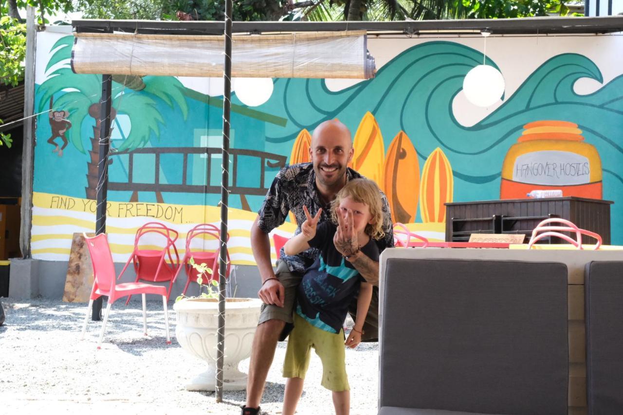 Hangover Hostels Mirissa Exterior photo