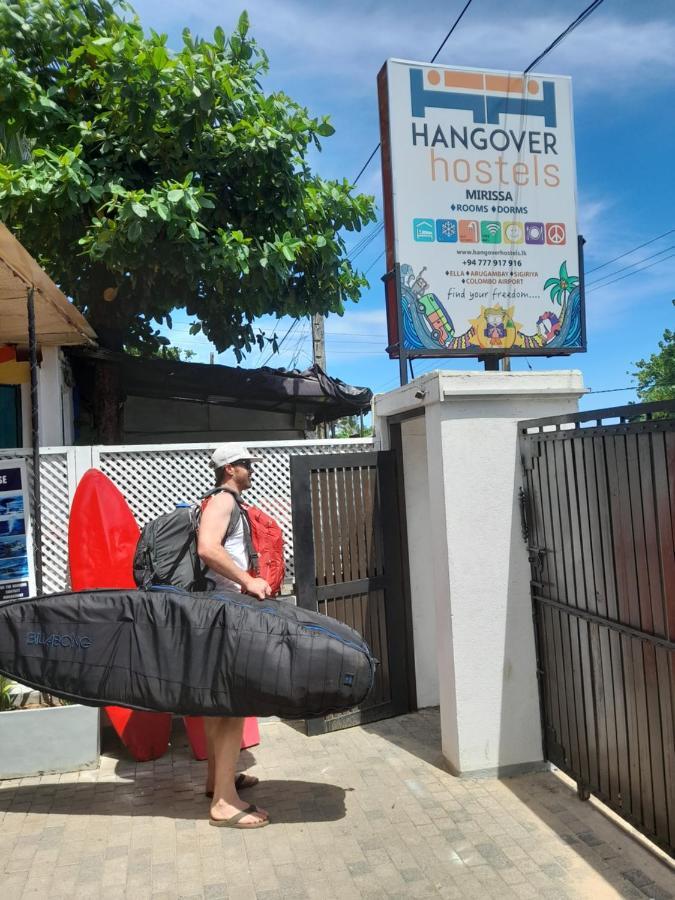 Hangover Hostels Mirissa Exterior photo