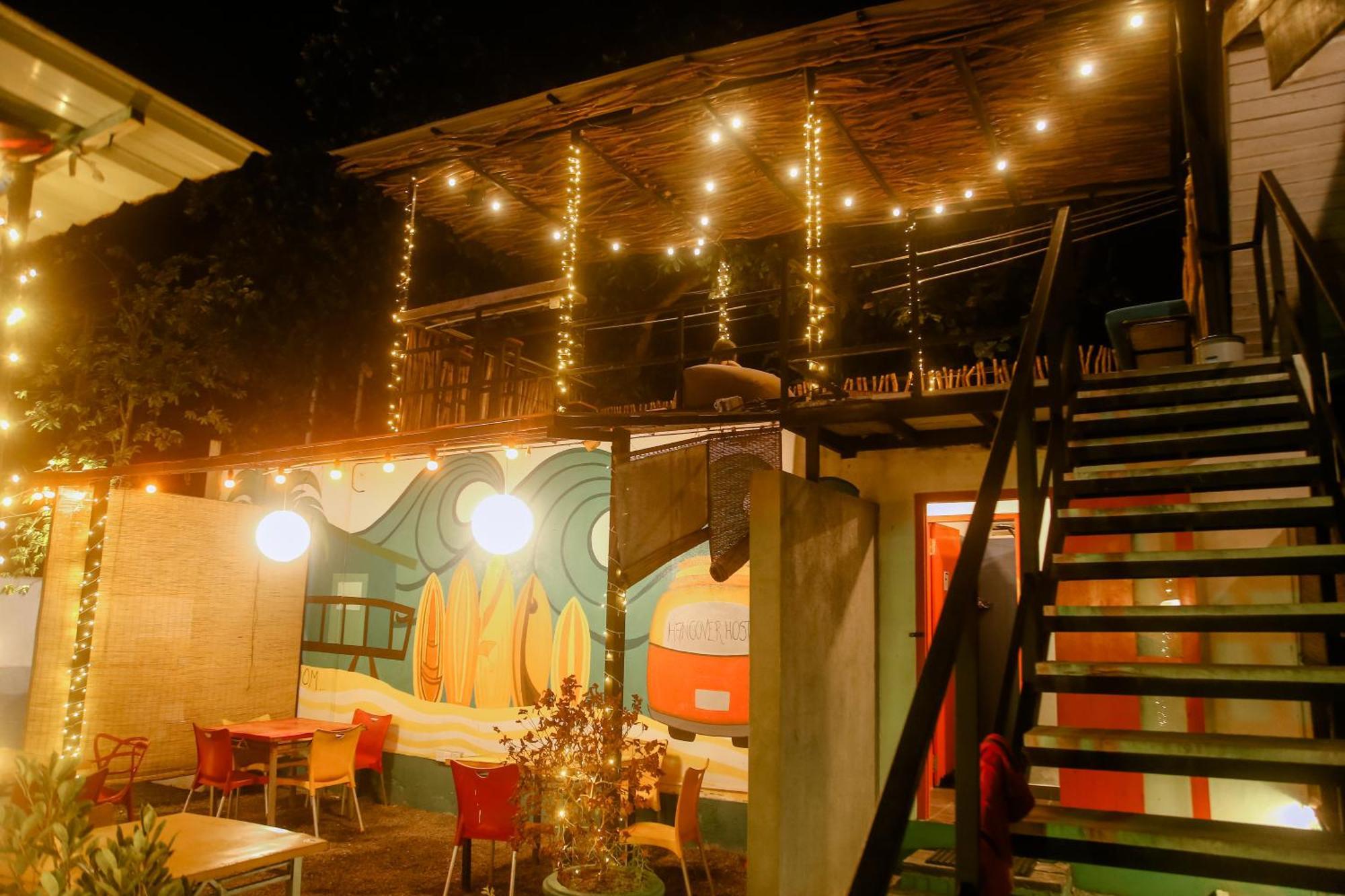Hangover Hostels Mirissa Exterior photo