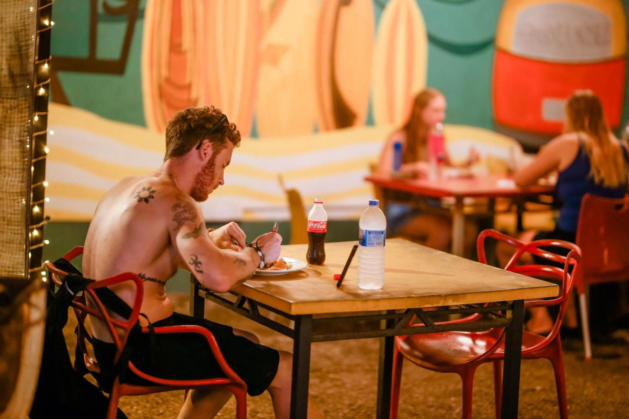 Hangover Hostels Mirissa Exterior photo
