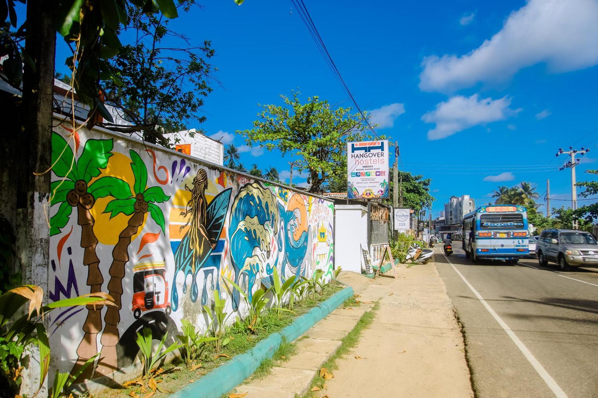 Hangover Hostels Mirissa Exterior photo