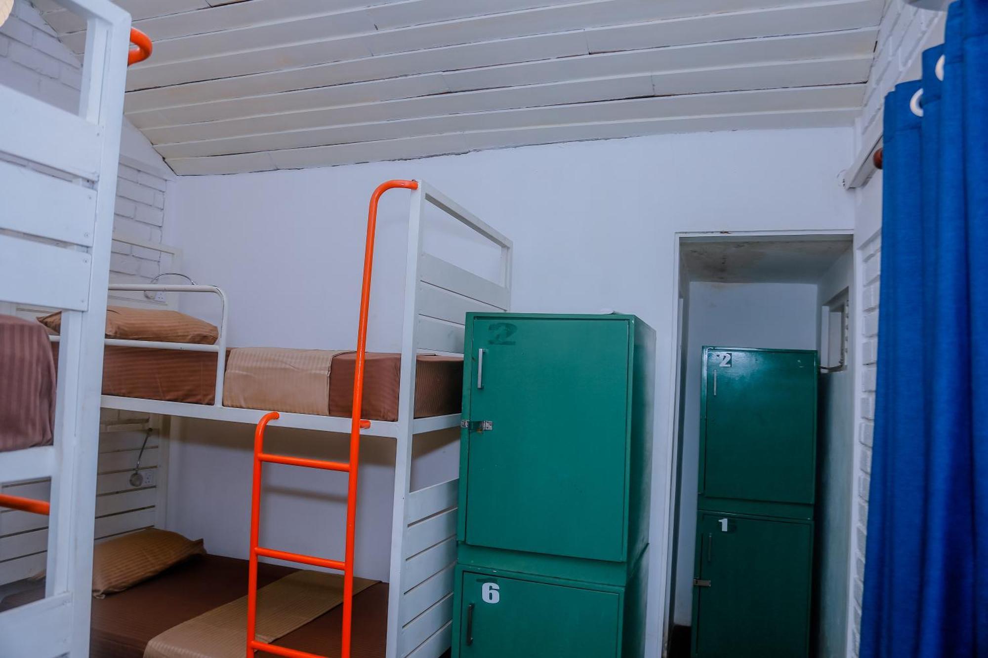 Hangover Hostels Mirissa Exterior photo